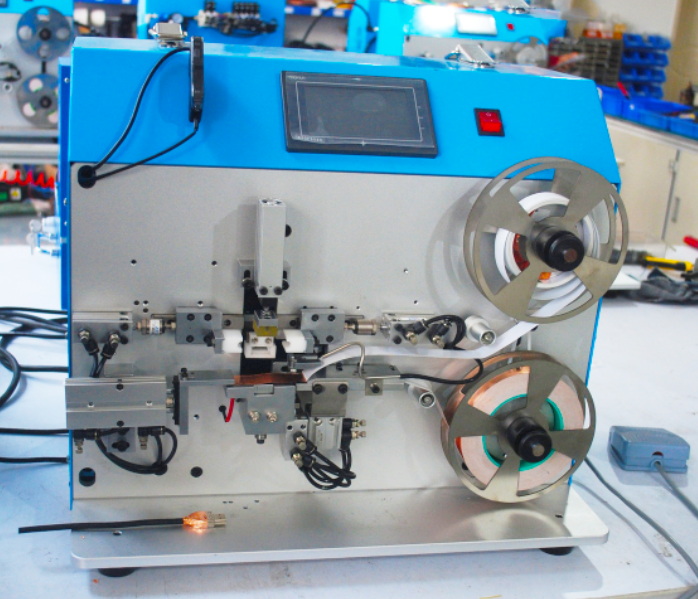 连接器/HDMI/TYPE-C/USB数据线内膜包铜箔机怎么区分方型还是圆形